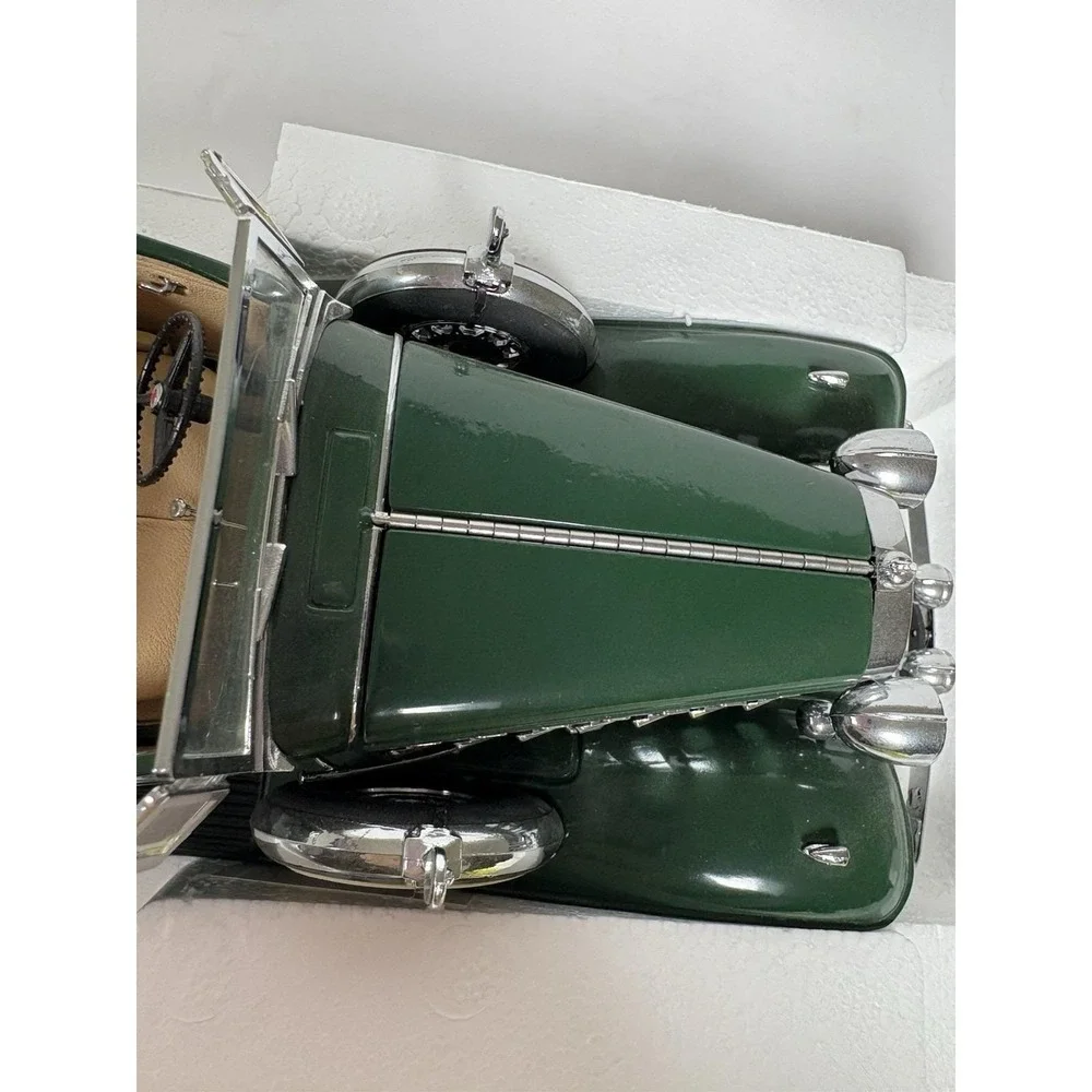 Danbury Mint 1932 Cadillac V16 Sport Phaeton 1:24 Diecast READ